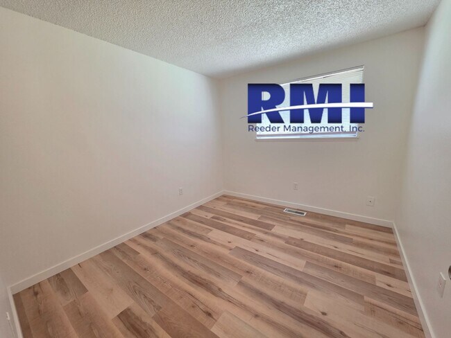 Building Photo - 3-bedroom Gem located in the Bethel Valley Community!