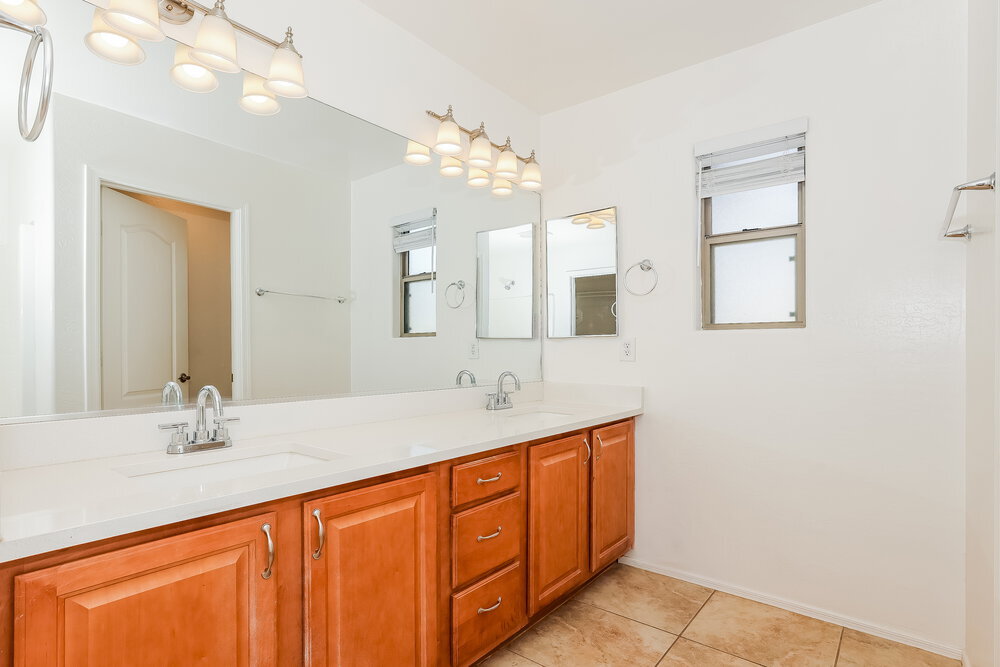 Building Photo - 2918 S Anderson Ln