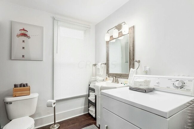 Building Photo - 413 S Ohio Ave