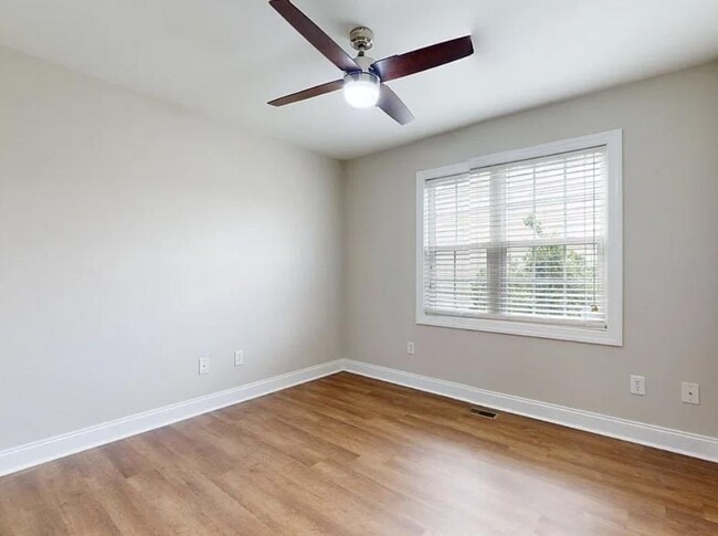 Building Photo - 1013 Sebring Dr