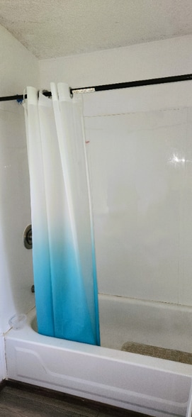 Building Photo - 571 Cobb Dr