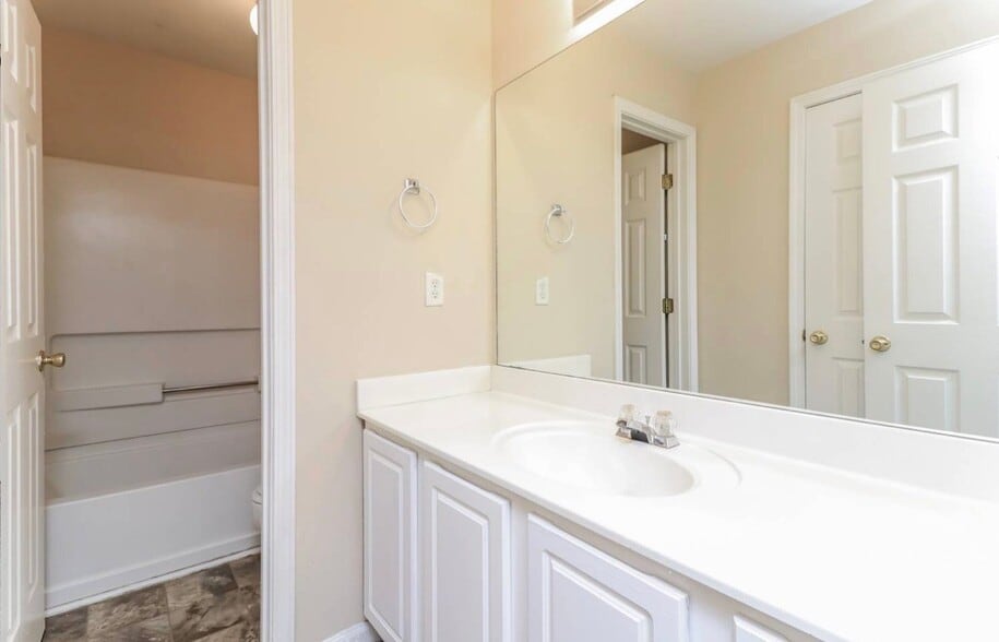 Building Photo - 3740 Cranford Dr SW