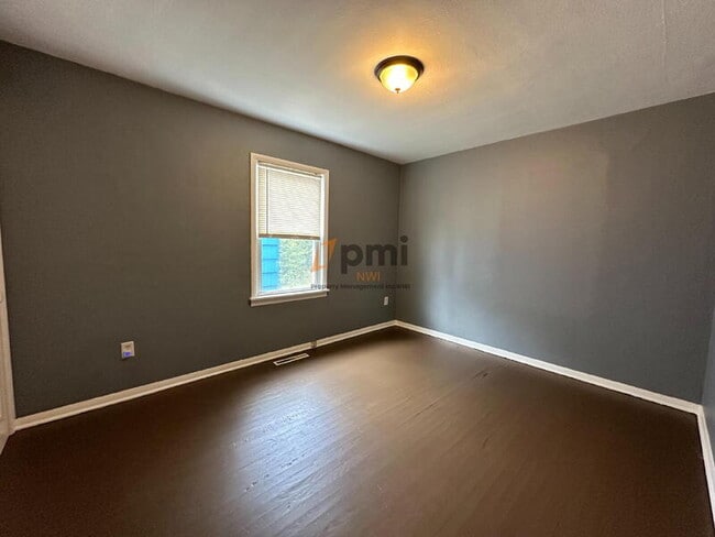 Building Photo - 1246 W 17th Ave