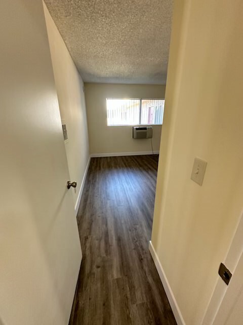 Building Photo - 6310 Hazeltine Ave