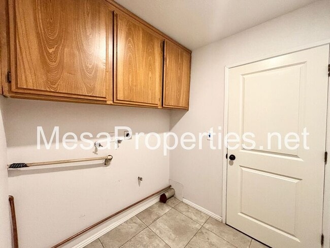 Building Photo - 18390 Mead Ln