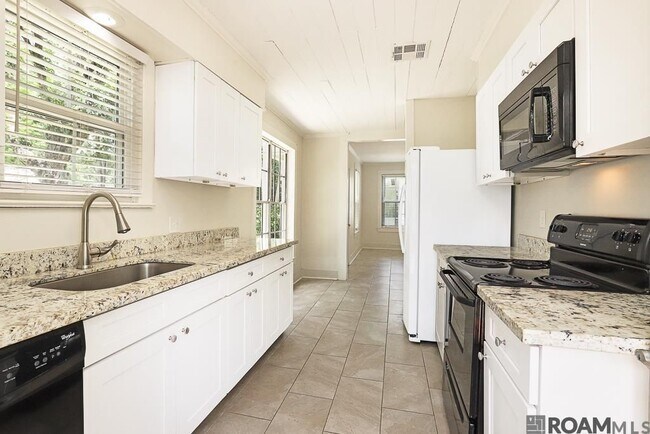 Building Photo - 4314 Mimosa St
