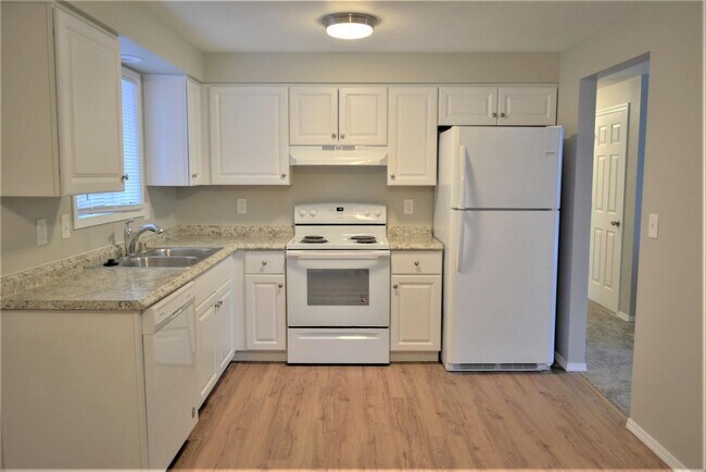 Building Photo - Nora Duplex*