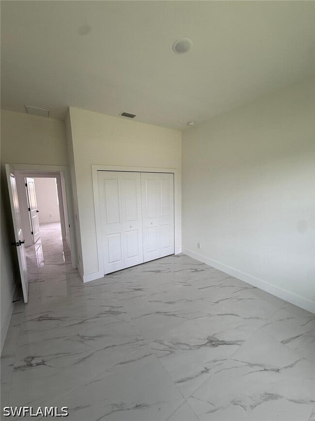 Building Photo - 1089 Eisenhower Blvd