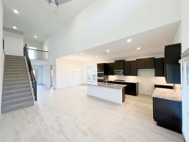 Building Photo - 28310 Hazel Trl