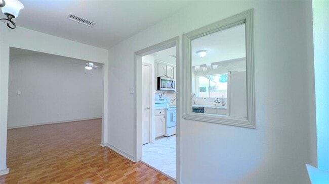 Building Photo - 7403 Breccia Dr