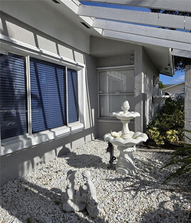 Building Photo - 10625 SW 127th Pl