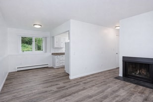 Building Photo - 2021 Farmer Pl