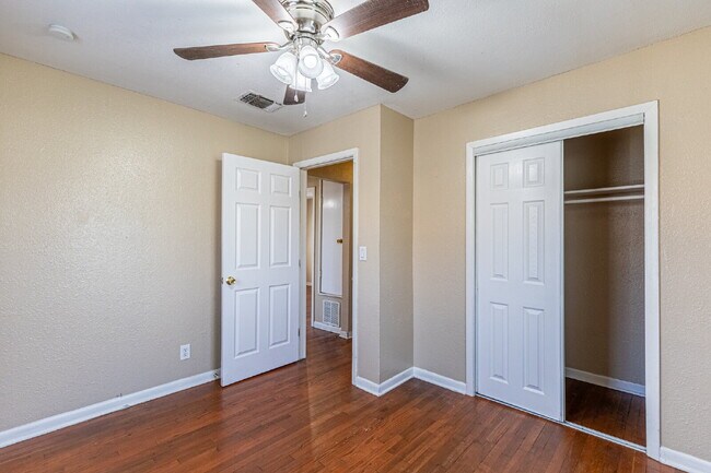 Building Photo - 215 Legion Dr W