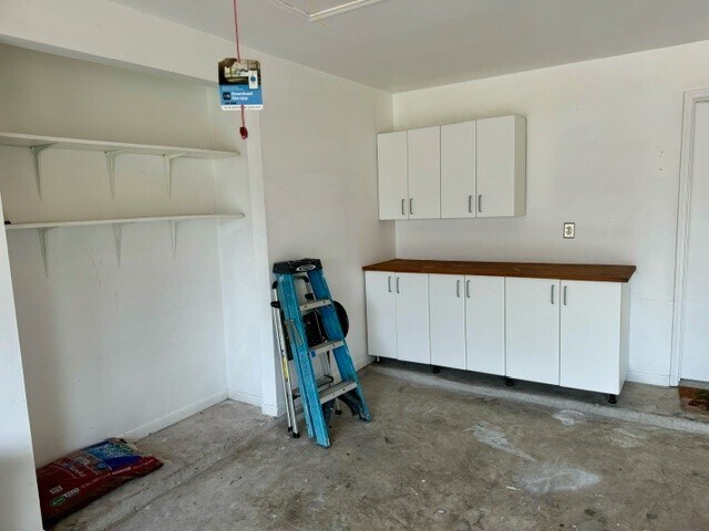 Building Photo - 9035 Rippling Fields Dr