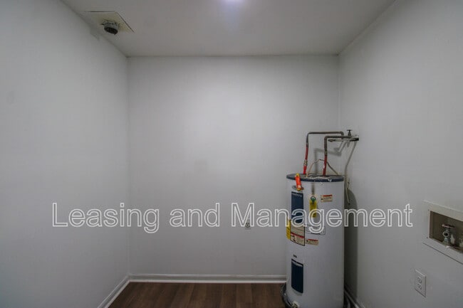 Building Photo - 910 Sea Gull Dr