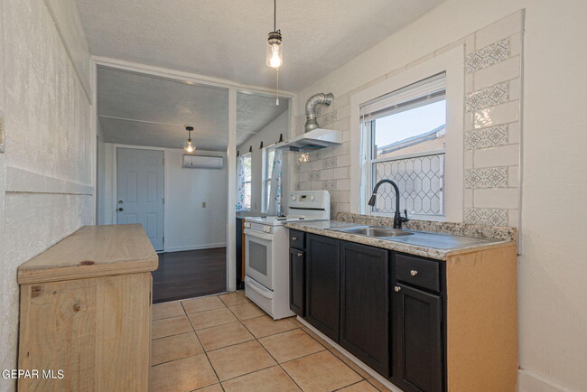 Building Photo - 3611 Mountain Ave