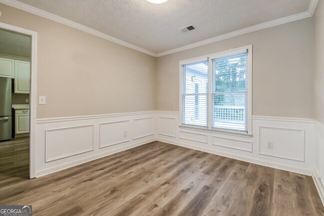 Building Photo - 5160 St Claire Pl