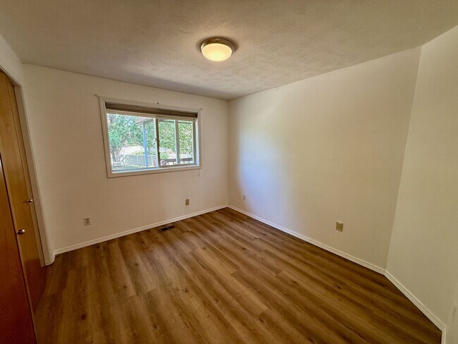 Building Photo - Remodeled 4 Bed 3 Bath Indian Trail Home w...