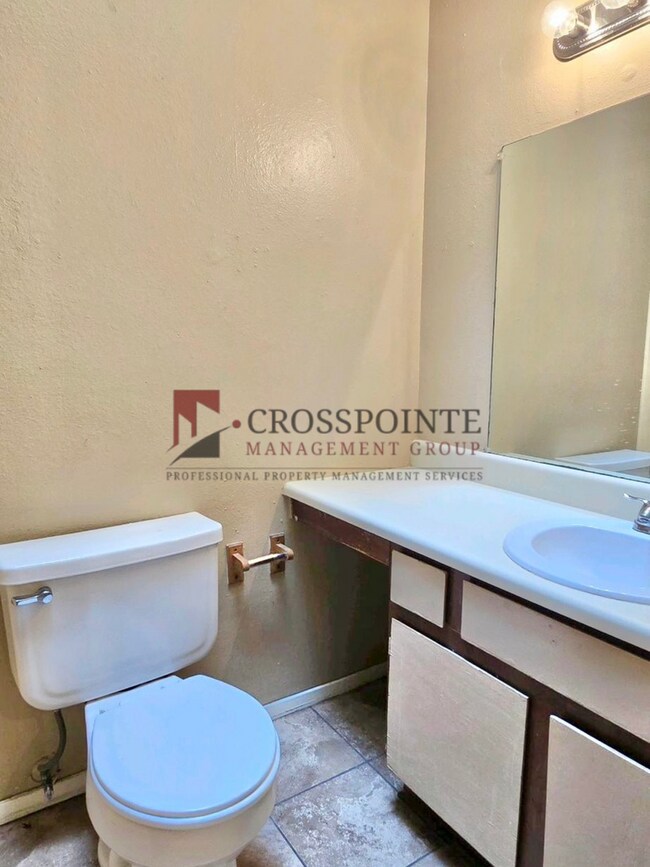 Building Photo - Tammy Lynn Dr Duplex