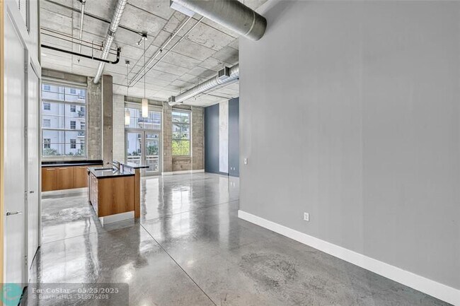 Building Photo - 434 NW 1st Ave
