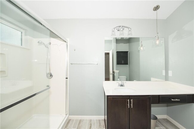 Building Photo - 322 Foxglove Dr