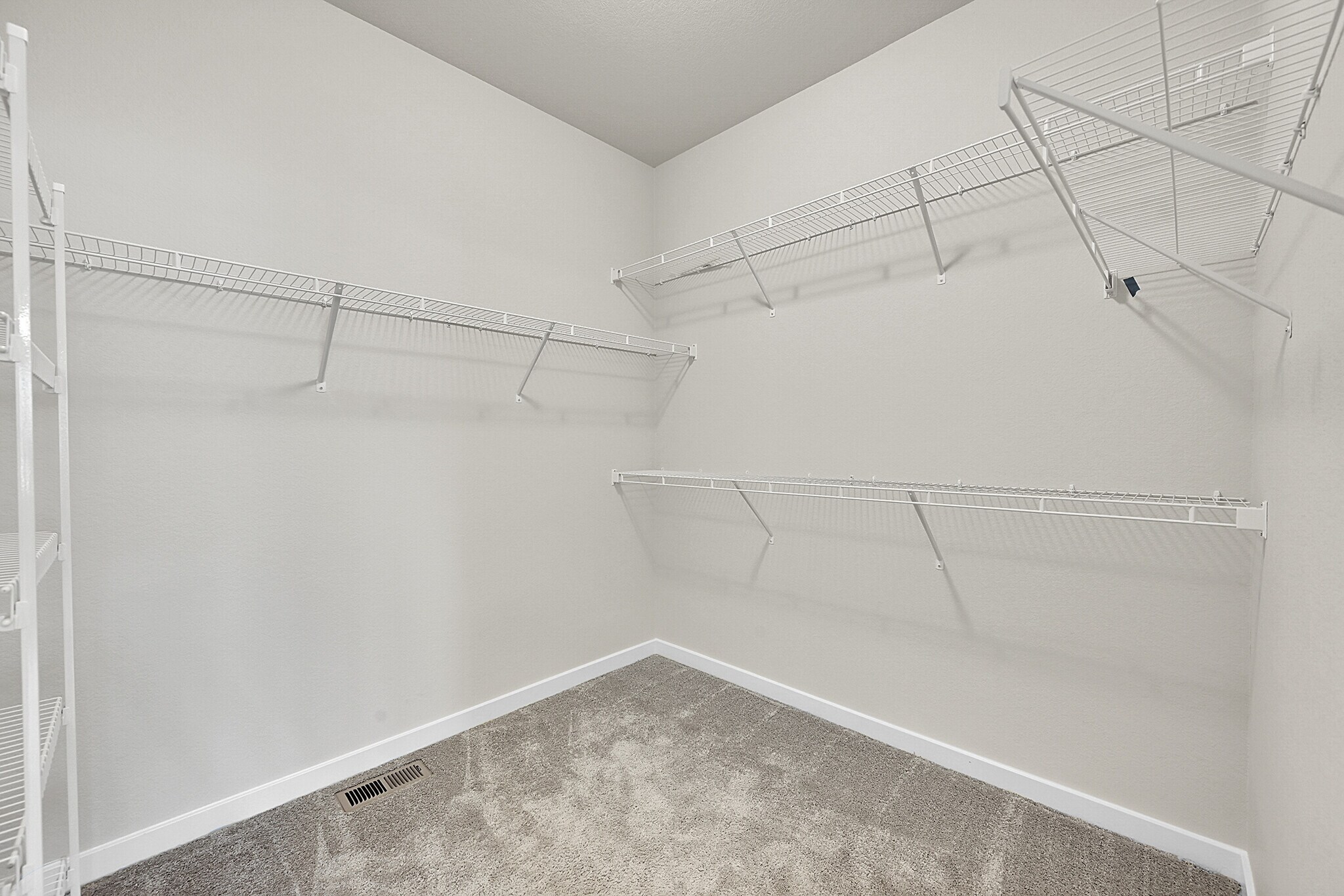 Building Photo - 16556 Hallmark Trl