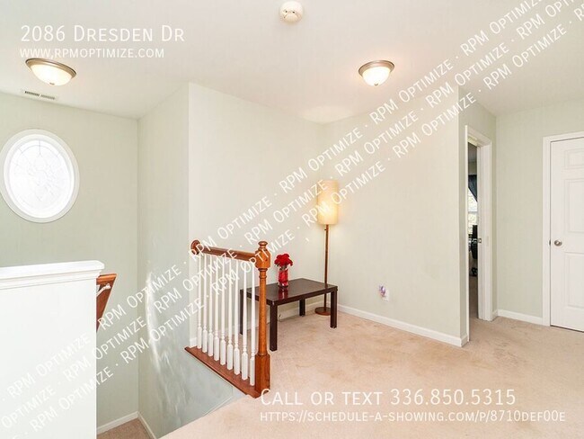 Building Photo - 2086 Dresden Dr