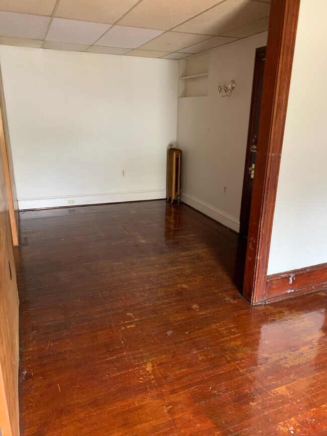 Building Photo - 1100 Perkiomen Ave