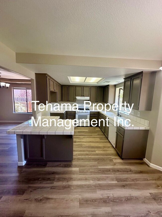 Building Photo - Beautiful 3 bedroom 2 bath home in Redding, CA