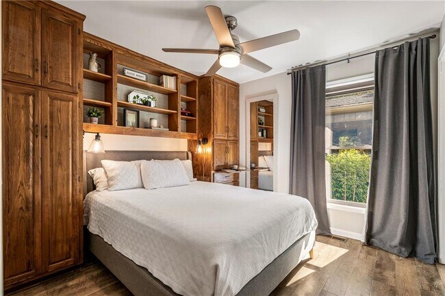 Building Photo - 1 Penzance Dr