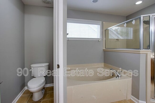 Building Photo - 1413 Island Town Dr