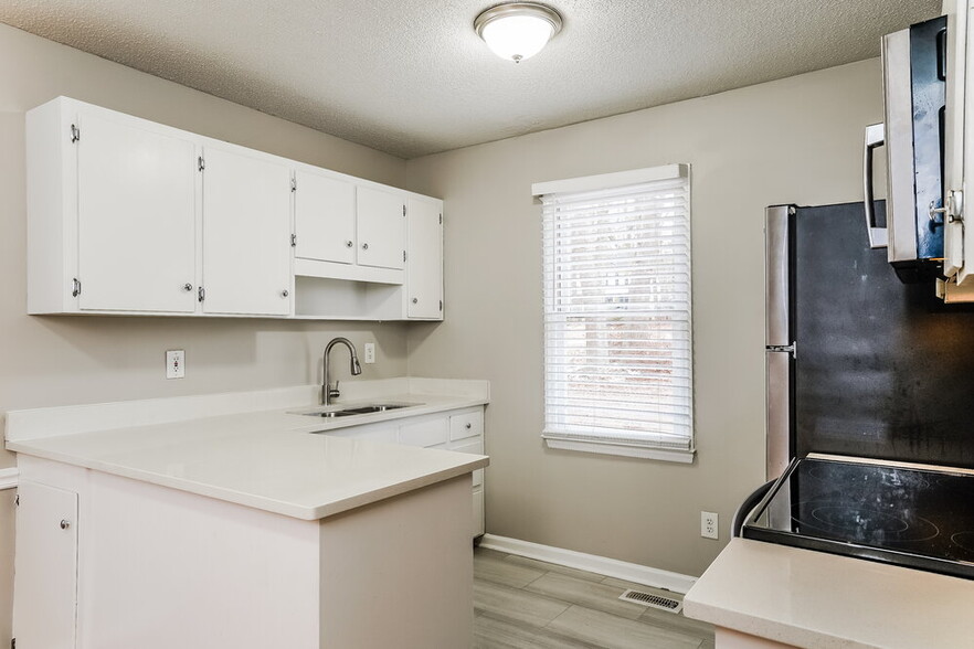 Building Photo - 103 Dwelling Pl