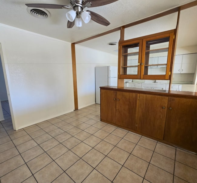 Building Photo - New flooring and paint throughout!