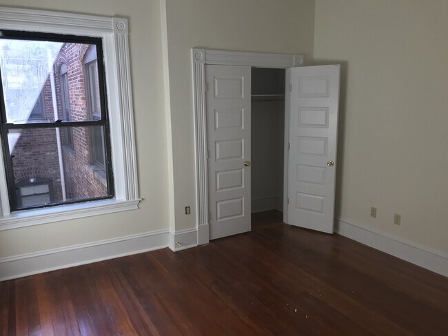 Building Photo - 1469 Beacon St