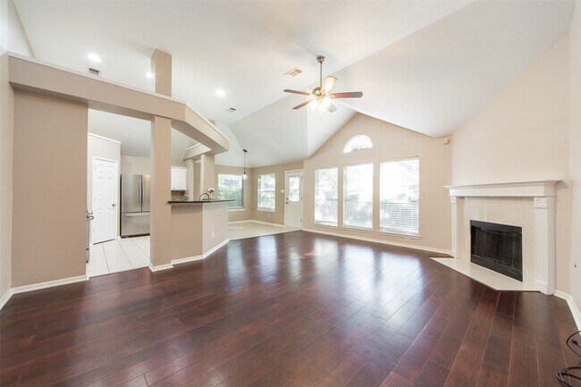 Building Photo - 3114 Glenwood Dr