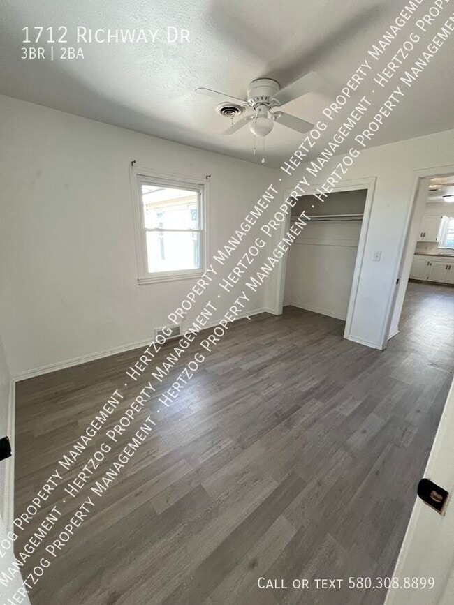 Building Photo - 1712 Richway Dr