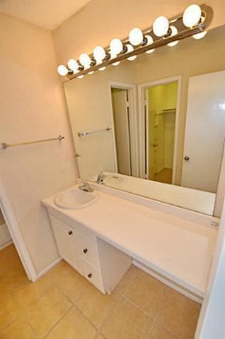 Building Photo - 7619 Pebblestone Dr