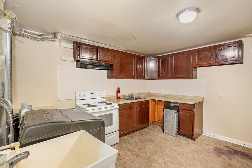 Building Photo - 200 Woodgreen Cir