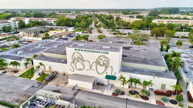 Building Photo - 2704 Nassau Bend