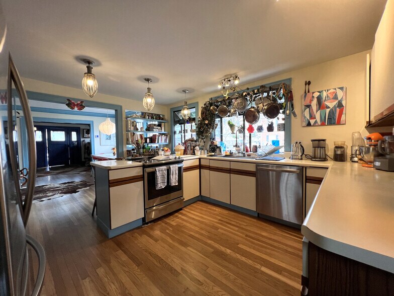 Building Photo - 5101 Grand Ave