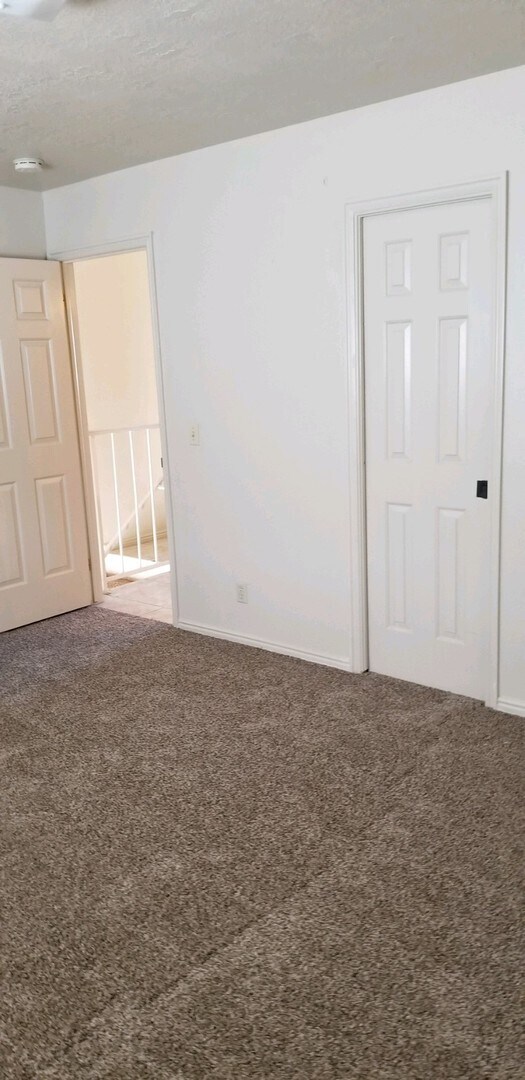 Building Photo - Downtown Town Home