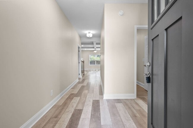 Building Photo - Pet Friendly Three Bedroom with Bonus!