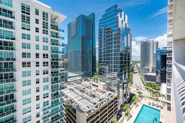 Building Photo - 1200 Brickell Bay Dr