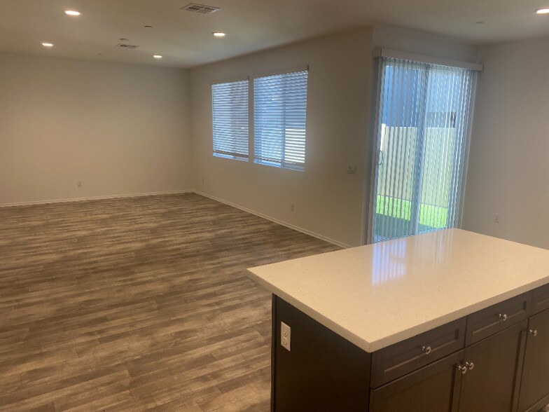 Building Photo - 24287 White Willow Ave