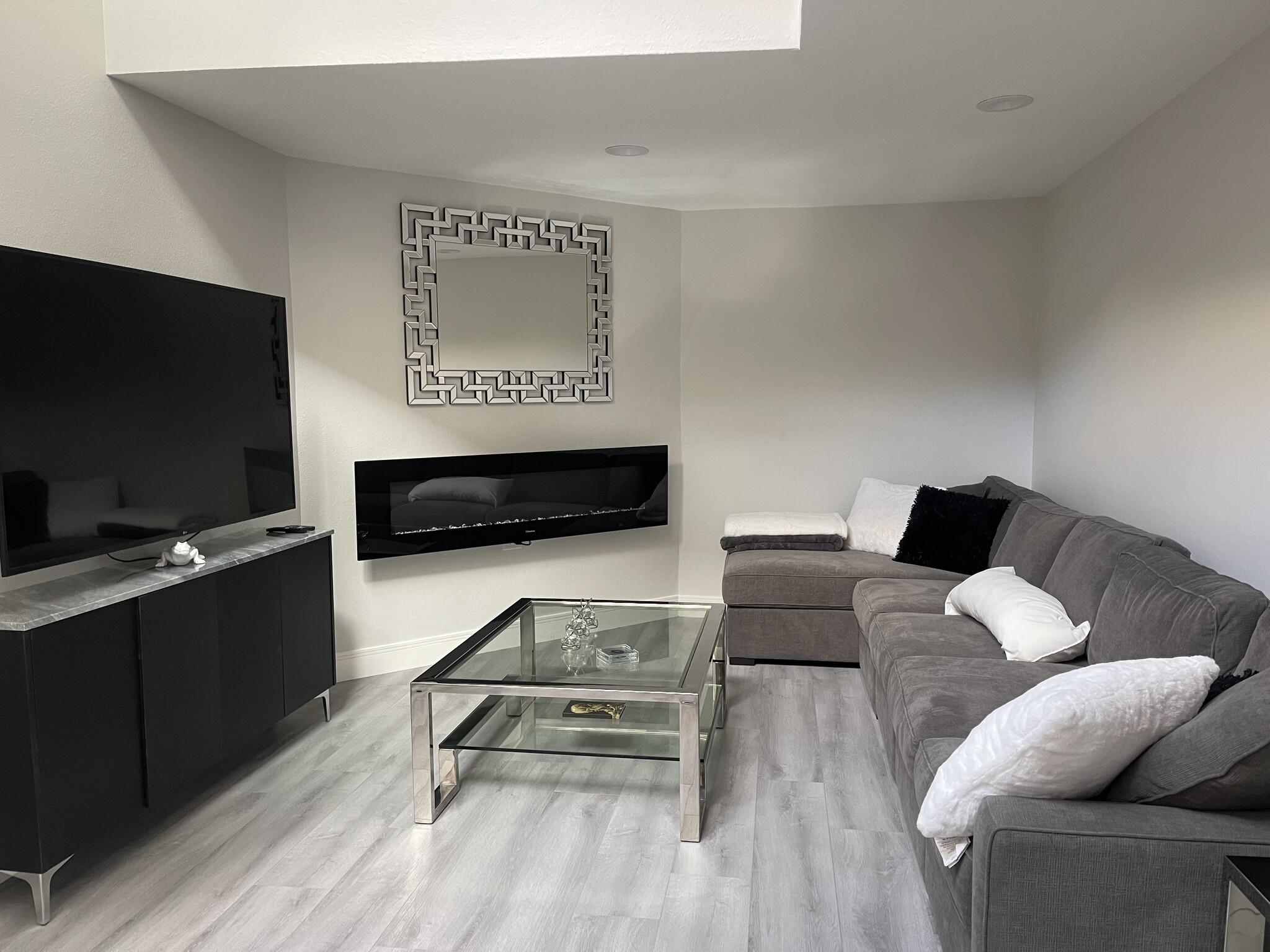 Building Photo - 12522 Montecito Rd