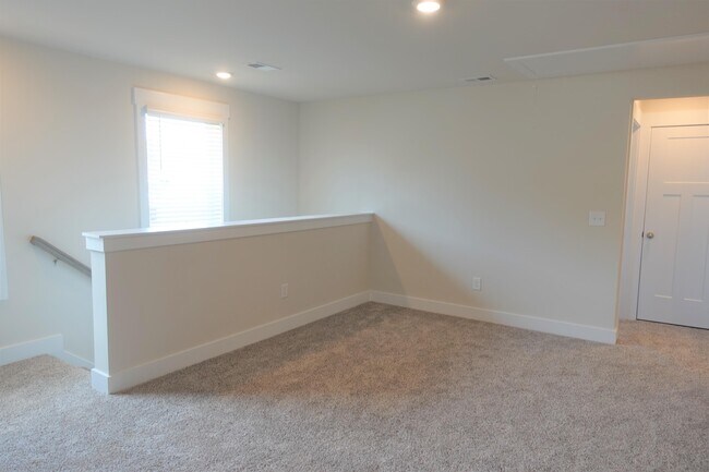 Building Photo - 100 Boren Wy