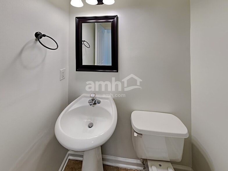 Building Photo - 2005 Brook Valley Run