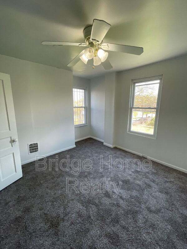 Building Photo - 1367 Montezuma St