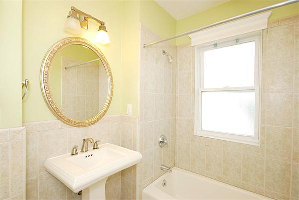 Building Photo - 111 Fayerweather St