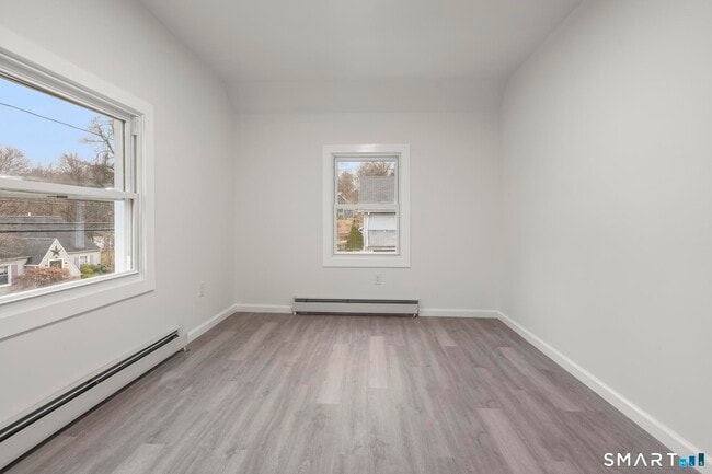 Building Photo - 93 Sunnyside Ave